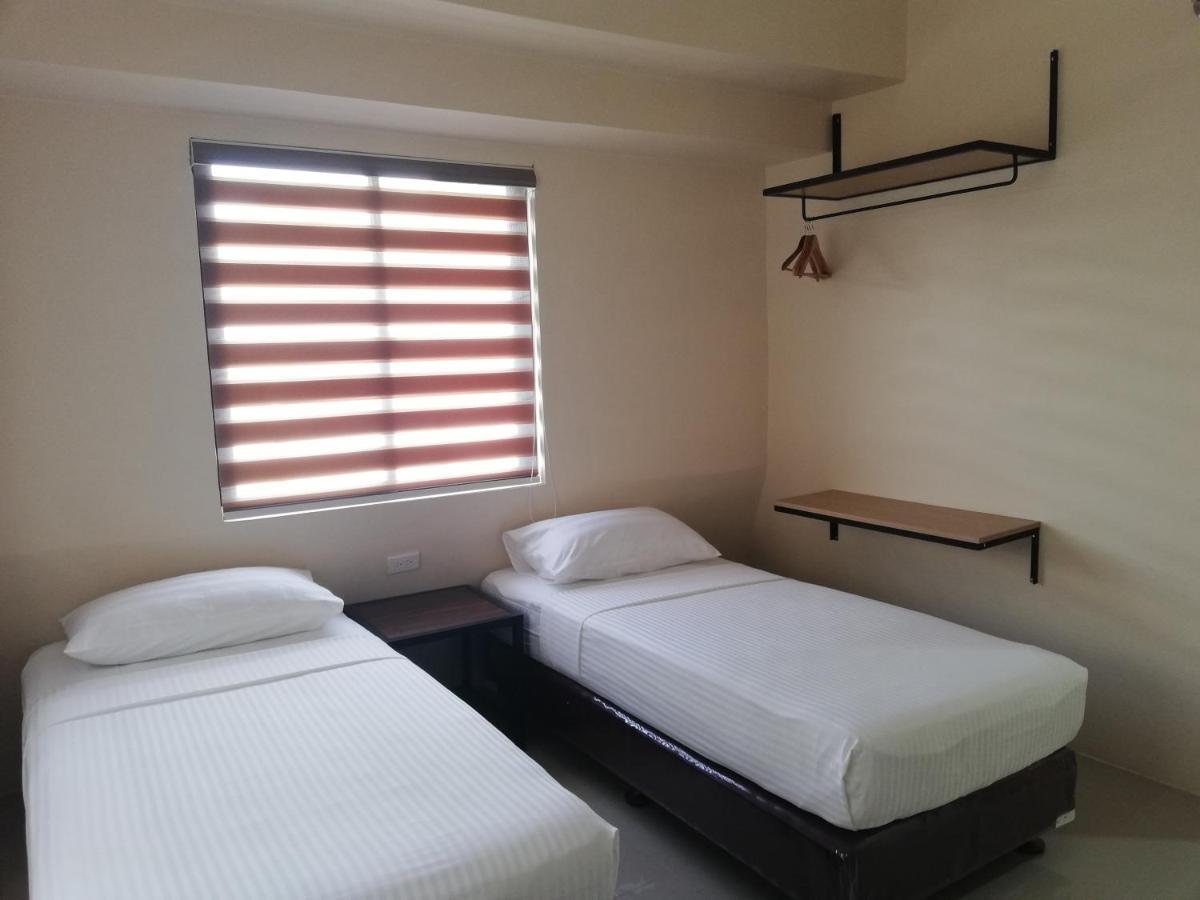 Eon Centennial Express Hotel อีโลอีโลซิตี้ ภายนอก รูปภาพ